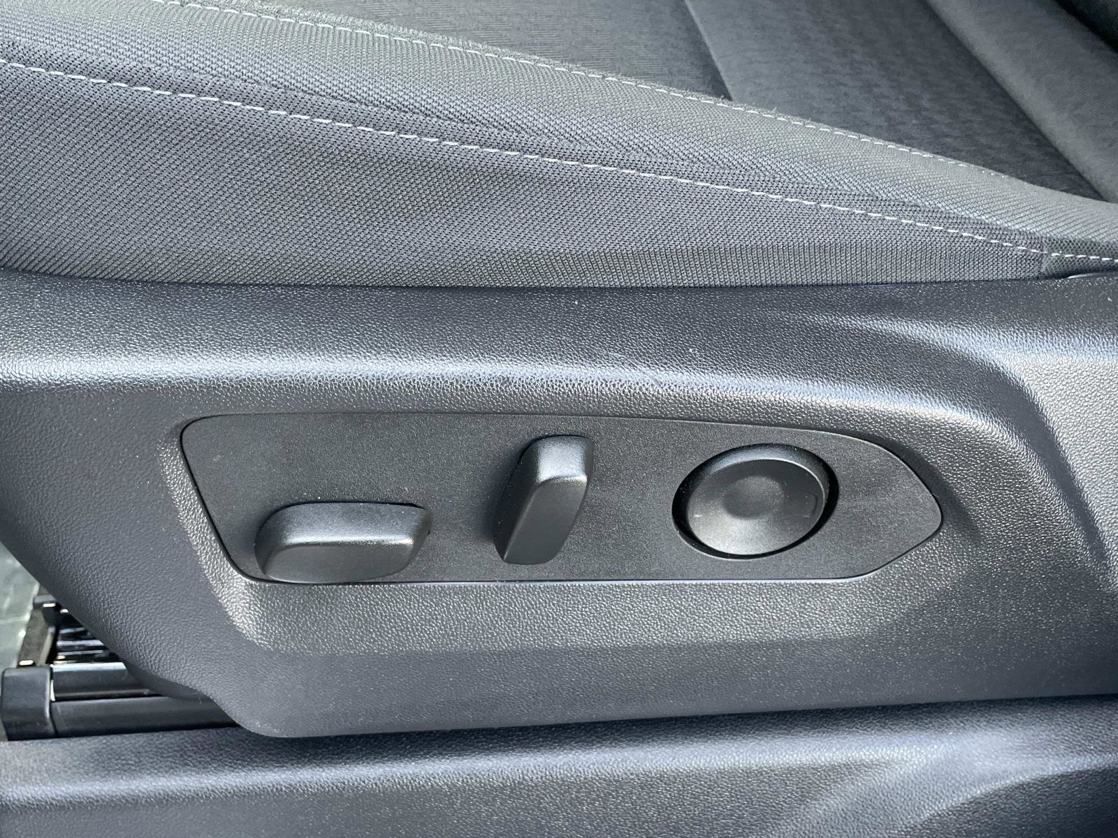 Used 2025 GMC Sierra 1500 SLE w/ Preferred Package image 24