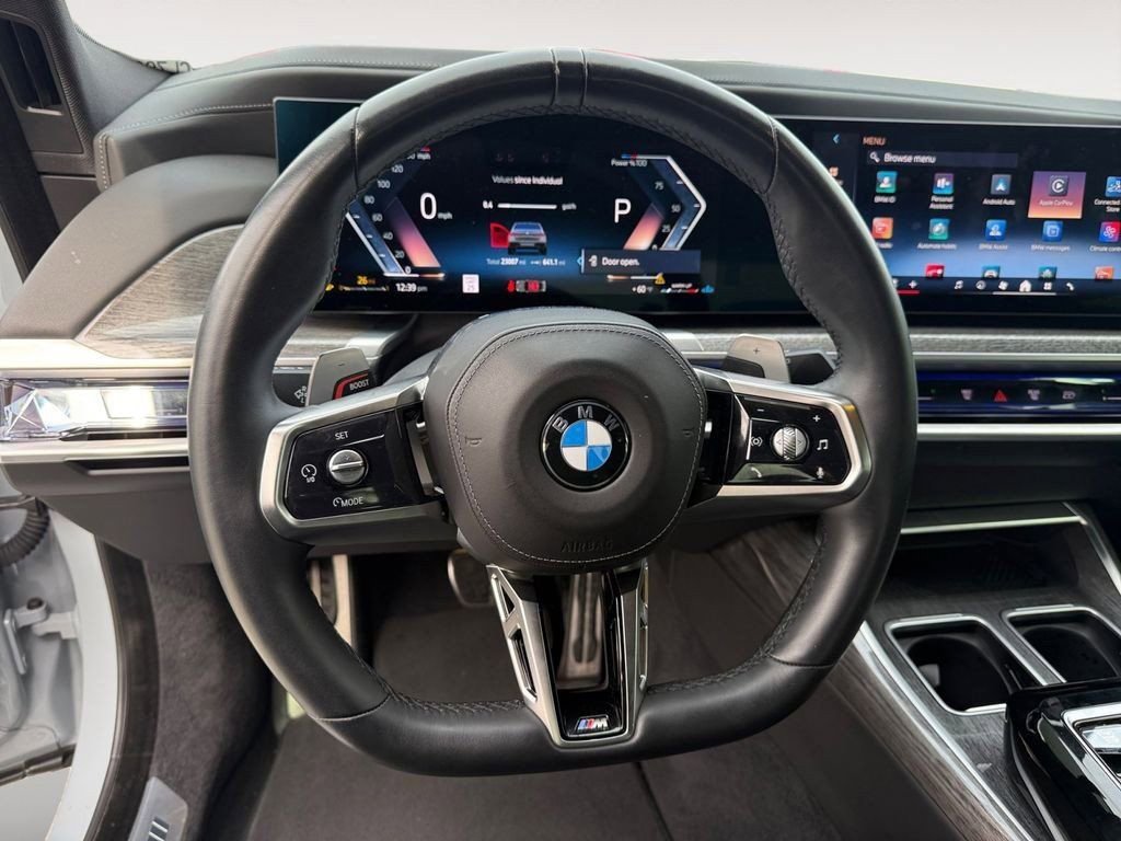 Used 2023 BMW 740i image 19