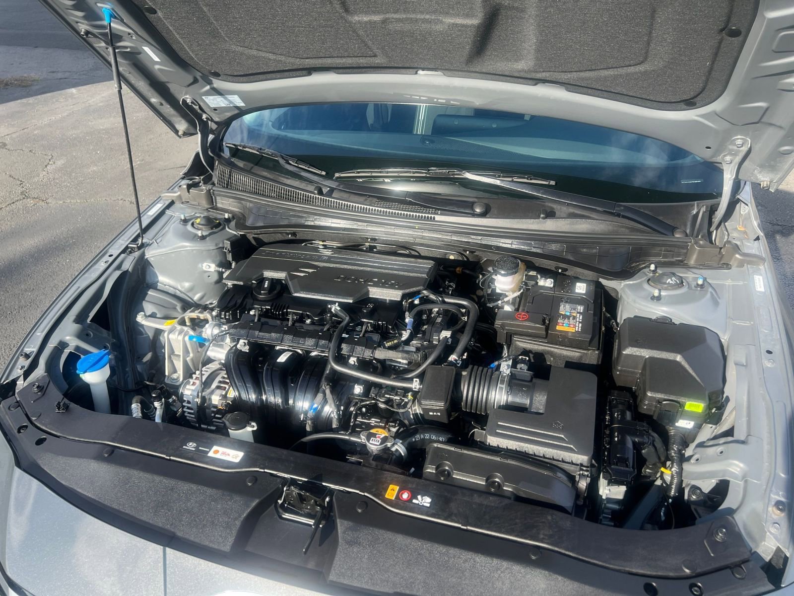 Used 2025 Hyundai Elantra SEL image 32