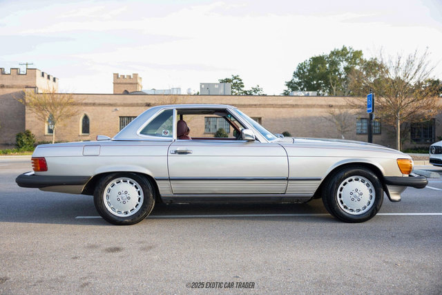 Used 1987 Mercedes-Benz 560 SL image 15