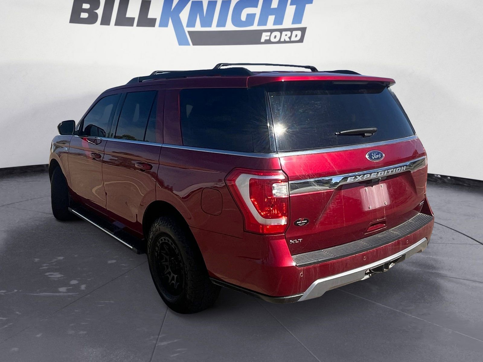 Used 2019 Ford Expedition XLT w/ Equipment Group 202A image 3