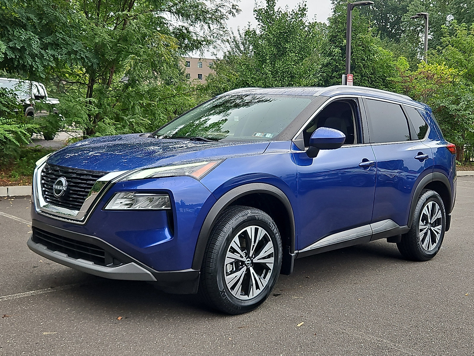Certified 2023 Nissan Rogue SV w/ SV Premium B Package AWD/4WD image 3