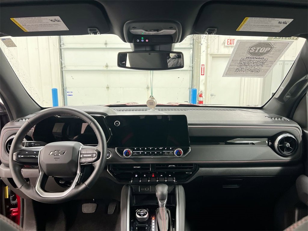 Used 2024 Chevrolet Colorado Z71 w/ Z71 Convenience Package 2 image 10