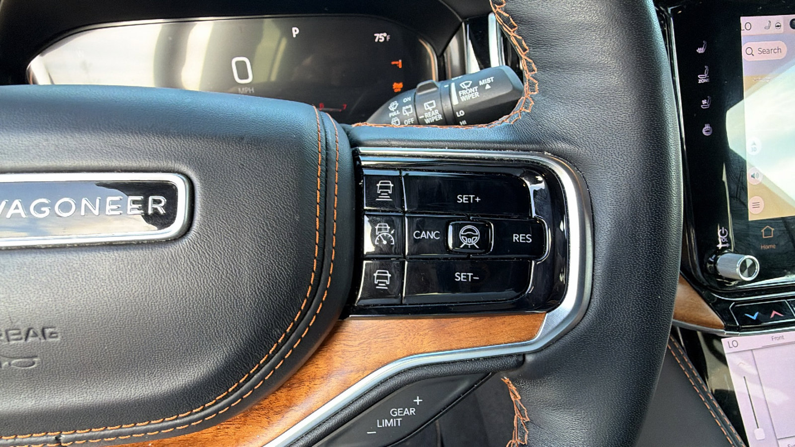 Used 2024 Jeep Grand Wagoneer Series III w/ Rear Seat Video Group 1 AWD/4WD image 32