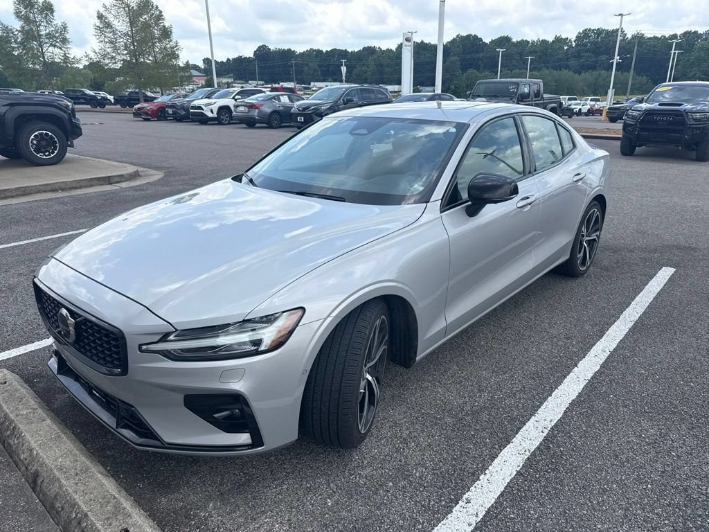 Used 2024 Volvo S60 B5 Plus FWD image 2