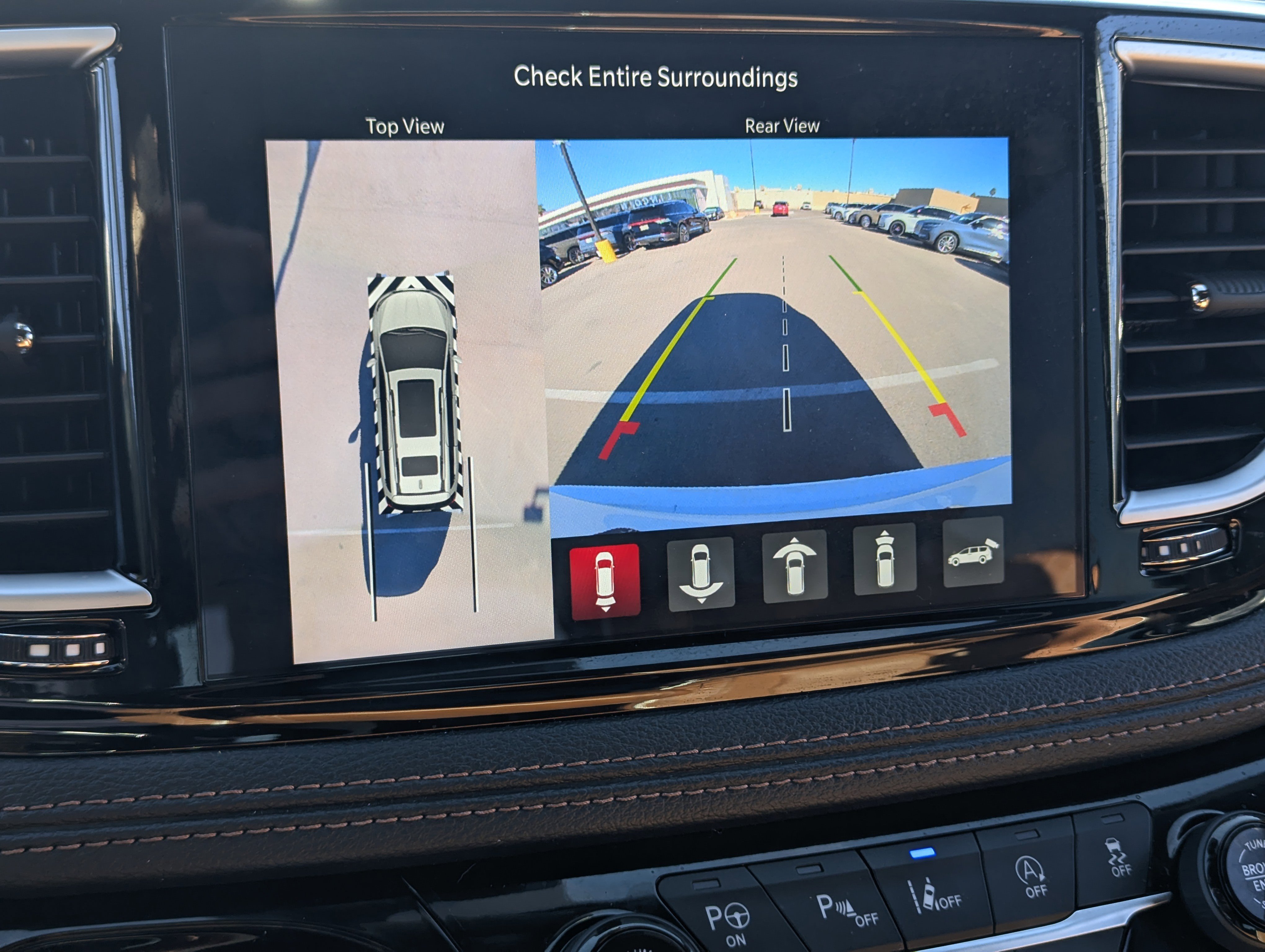 Used 2024 Chrysler Pacifica Pinnacle w/ Trailer Tow Group image 12