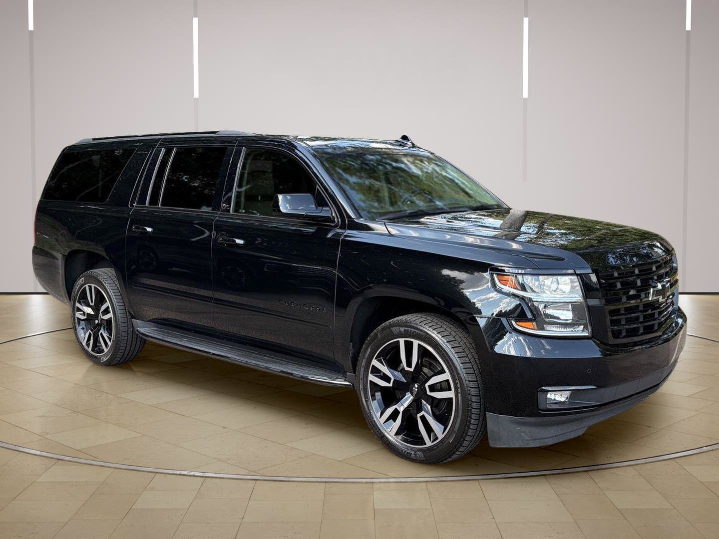 Used 2019 Chevrolet Suburban Premier AWD/4WD image 8