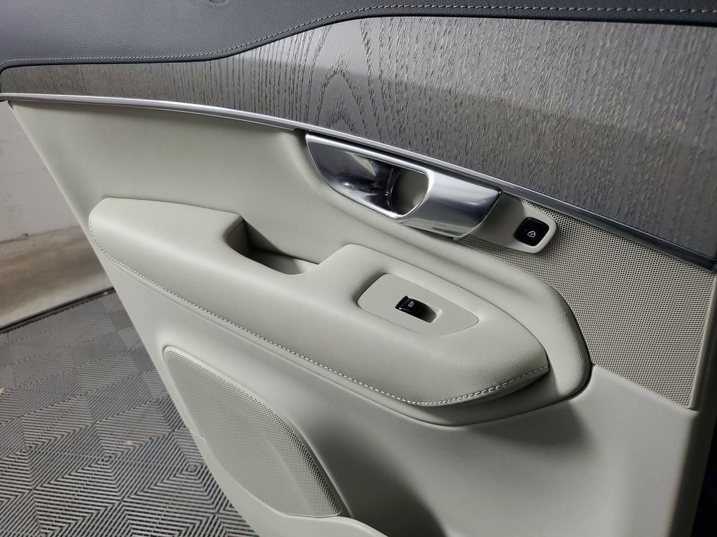 Certified 2025 Volvo XC90 B6 Ultra image 21