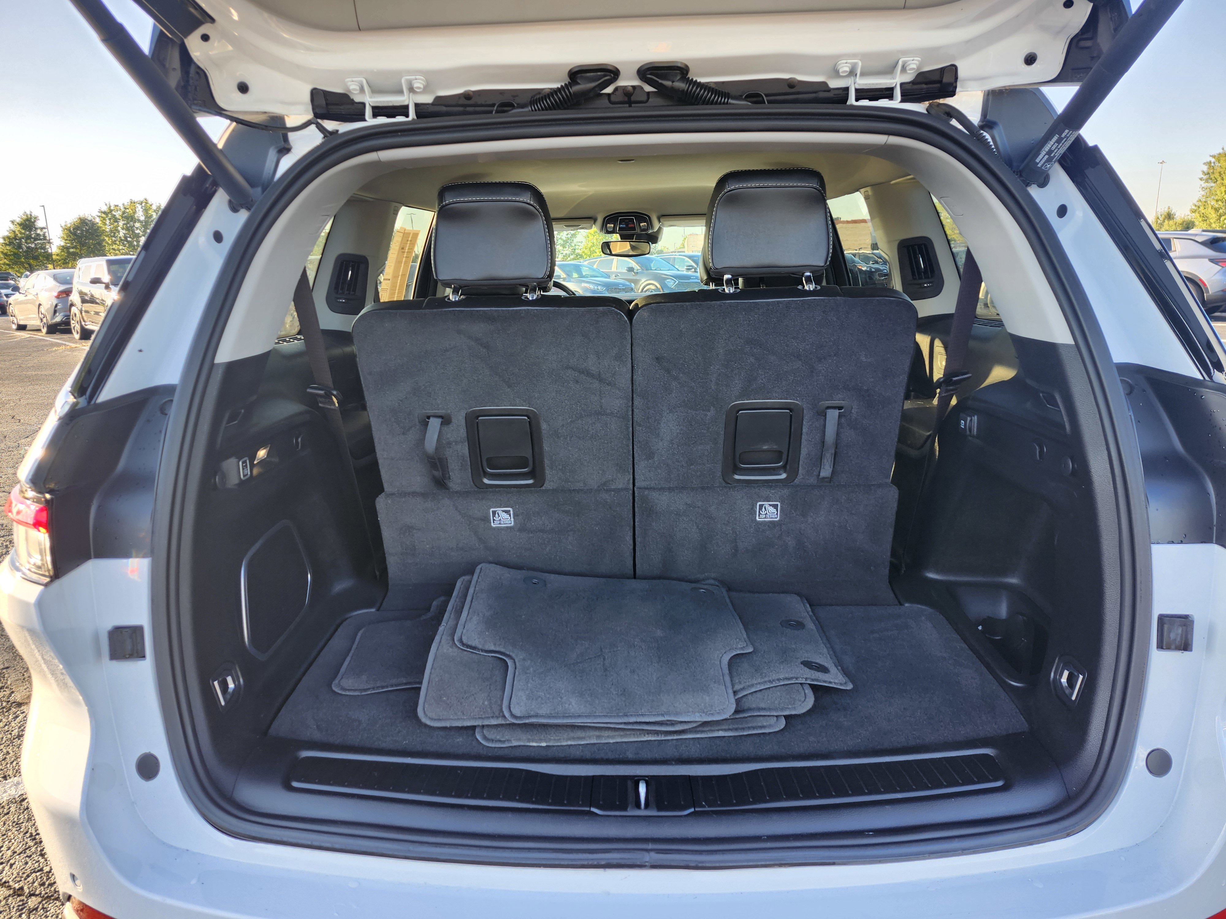 Used 2022 Jeep Grand Cherokee L Limited image 15