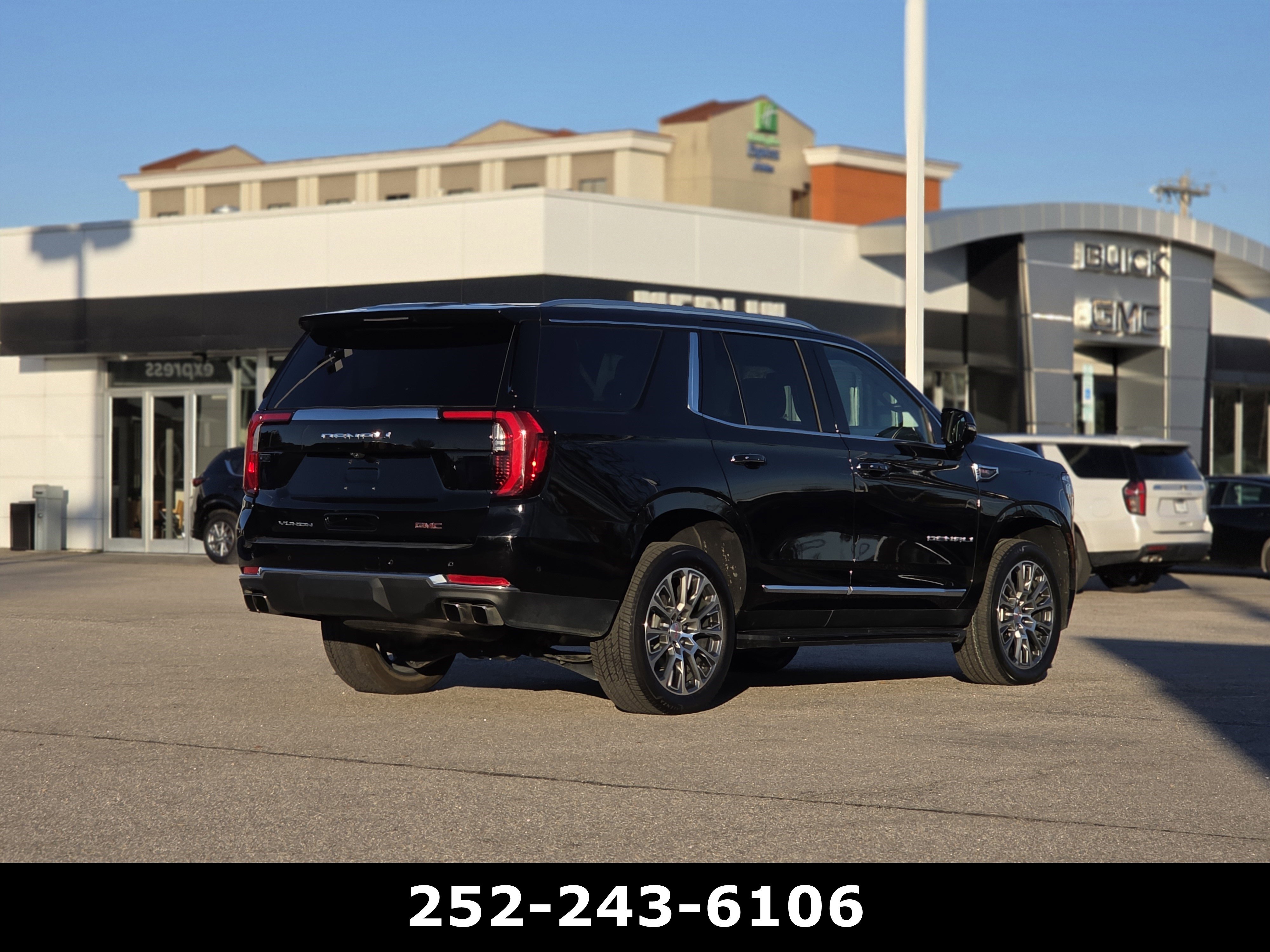 Used 2025 GMC Yukon Denali AWD/4WD image 7