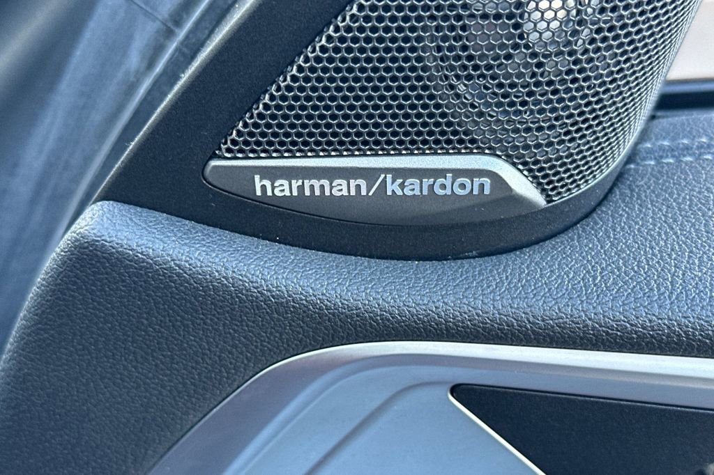 Used 2023 BMW M440i Convertible w/ Premium Package image 18