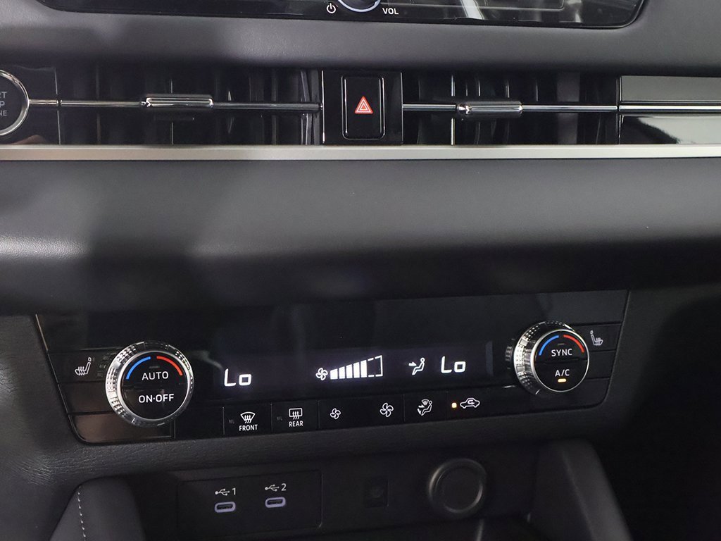 New 2025 Mitsubishi Outlander SE image 50