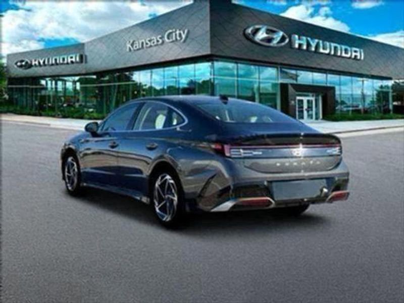 New 2025 Hyundai Sonata SEL image 12