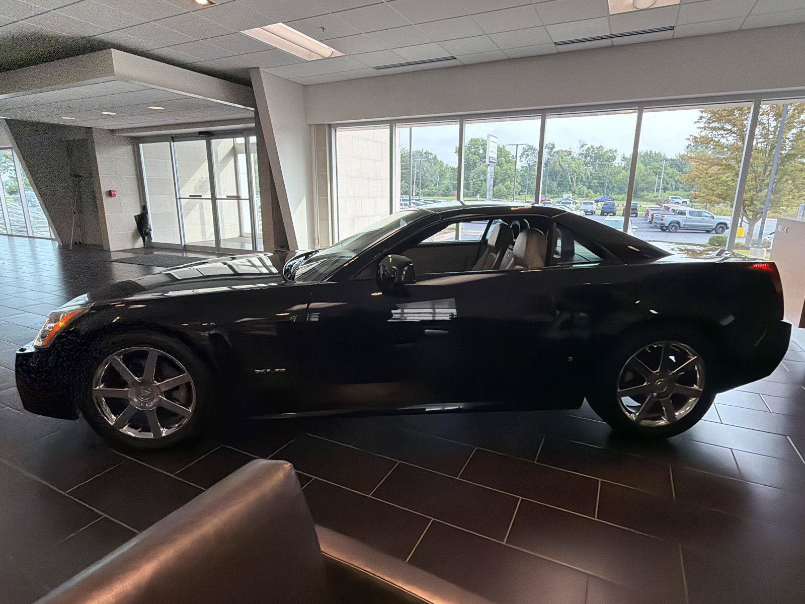 Used 2006 Cadillac XLR RWD image 2