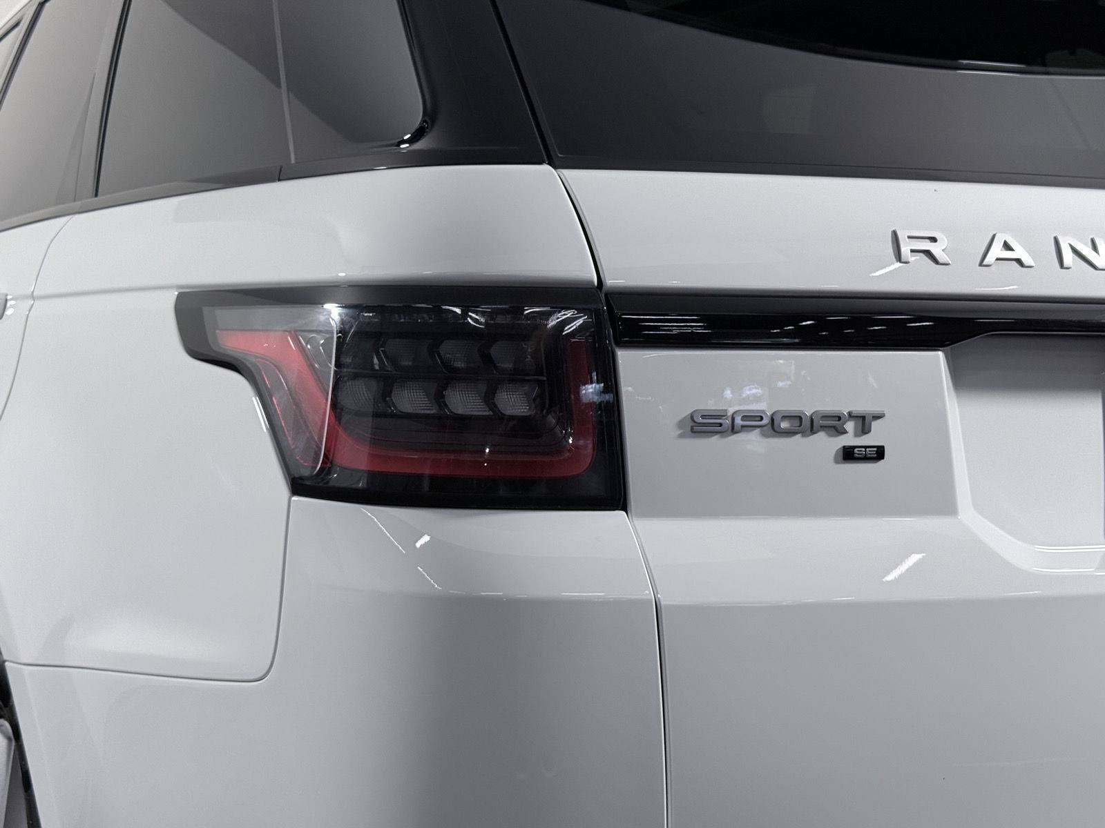 Used 2020 Land Rover Range Rover Sport SE AWD/4WD image 7