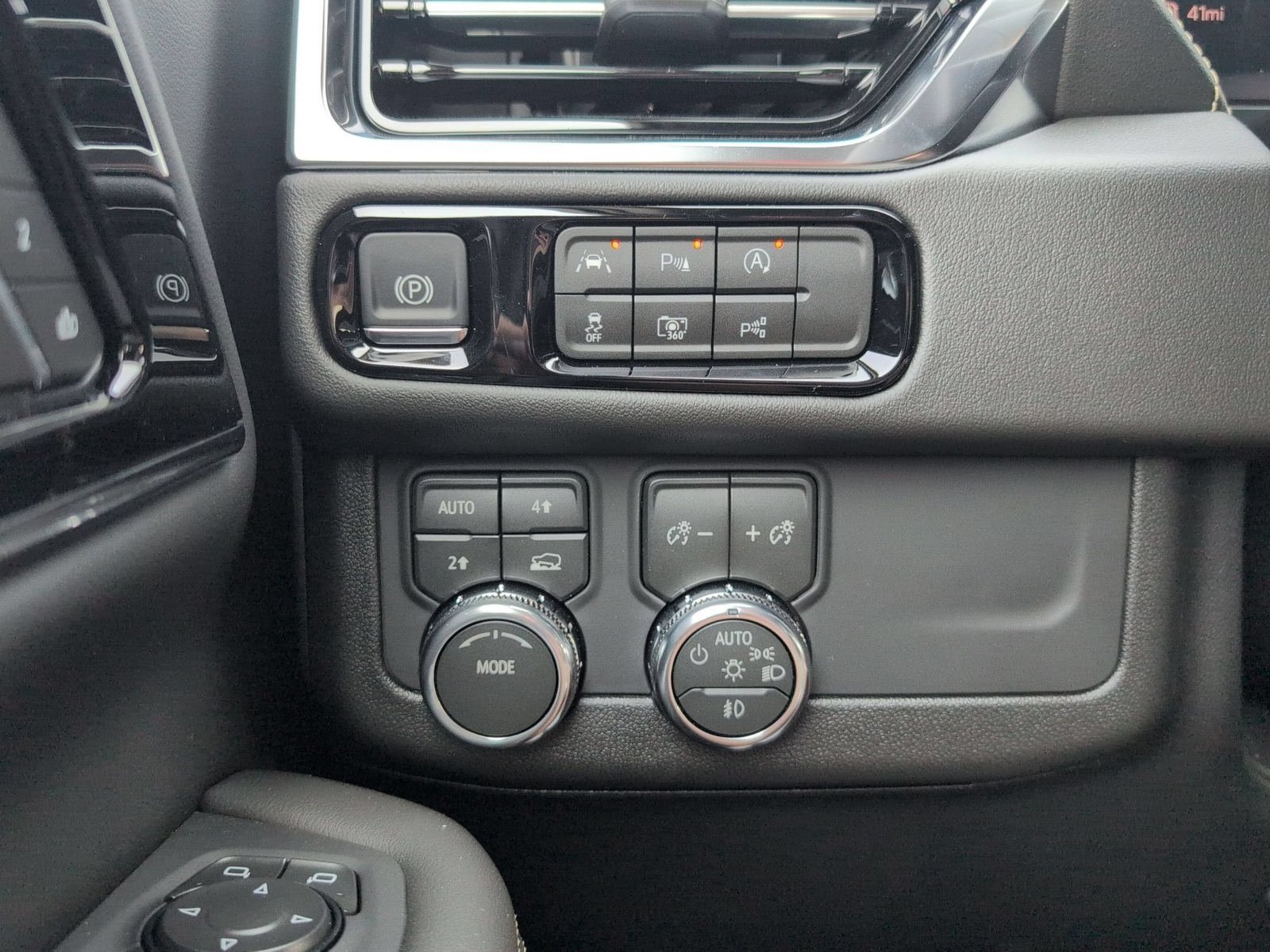 New 2026 GMC Yukon Elevation AWD/4WD image 16