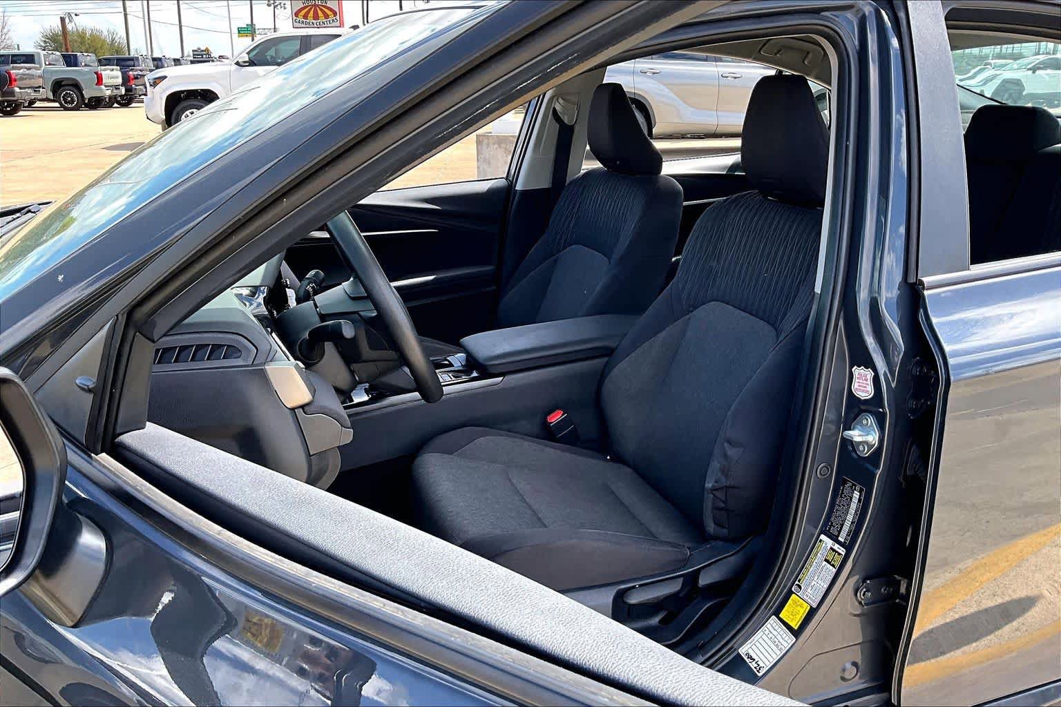 Used 2025 Toyota Camry LE FWD image 8