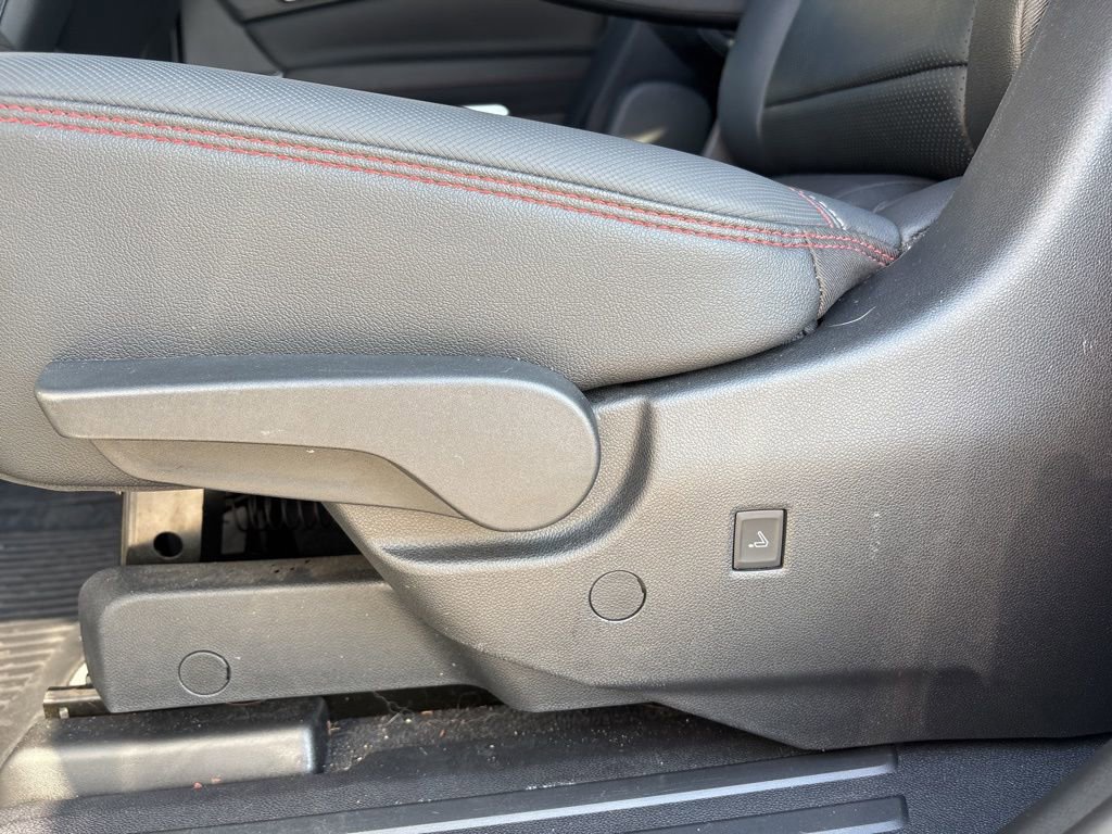 Used 2024 Chevrolet Traverse RS image 44