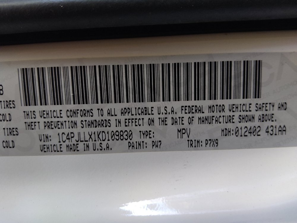 Used 2019 Jeep Cherokee Latitude Plus FWD image 33
