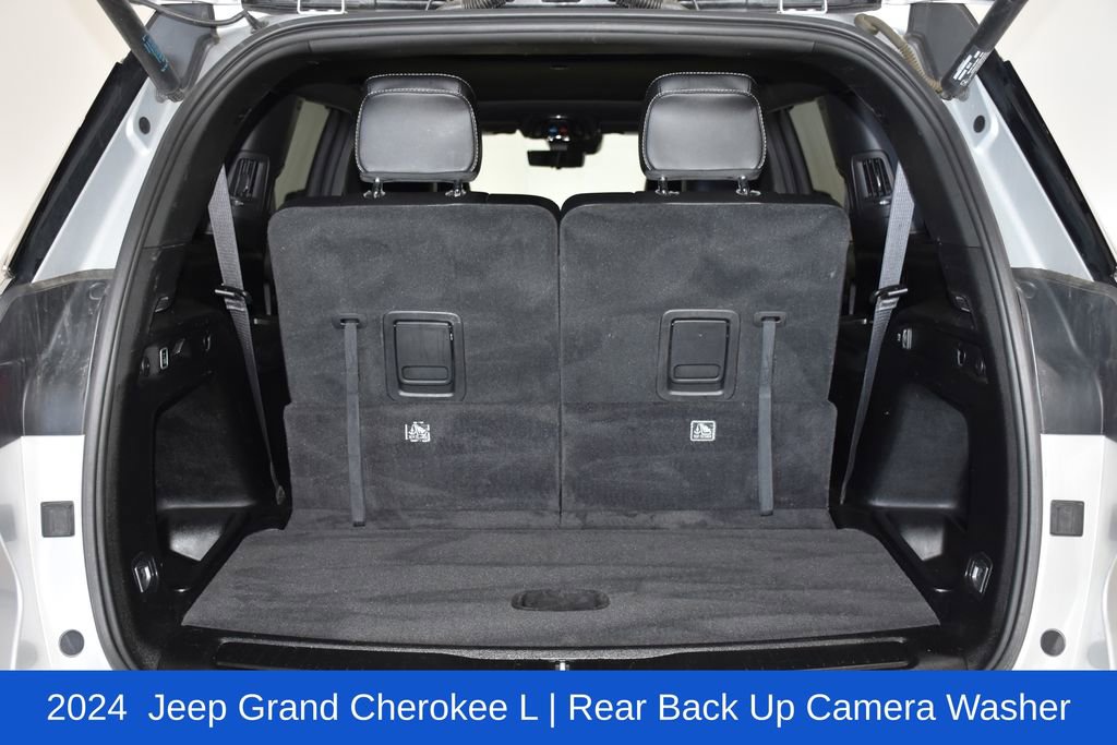 Used 2024 Jeep Grand Cherokee L Limited w/ Luxury Tech Group II image 31