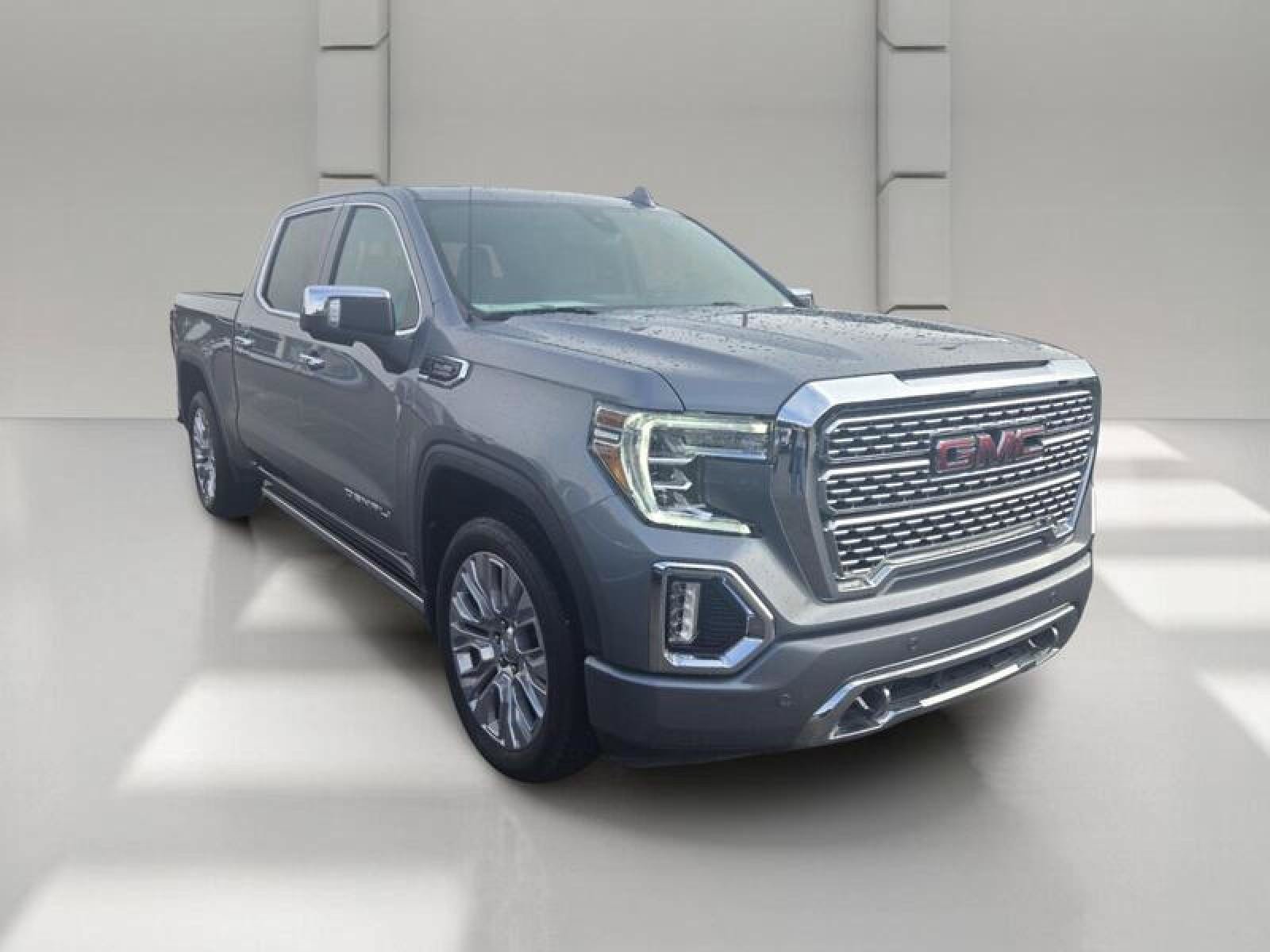 Used 2021 GMC Sierra 1500 Denali w/ Denali Premium Package RWD image 3