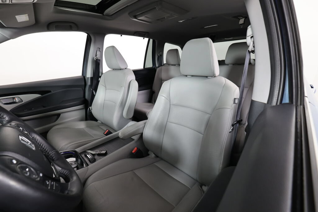 Used 2016 Honda Pilot Touring image 11