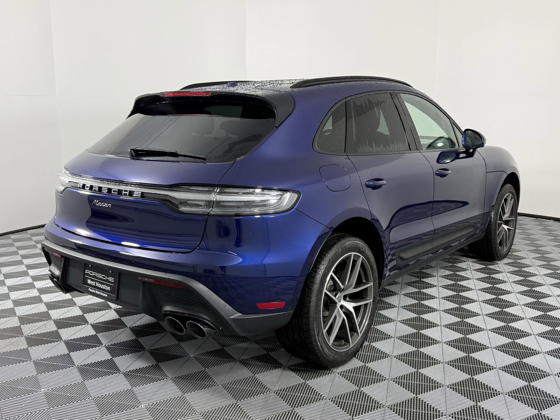 New 2025 Porsche Macan image 9
