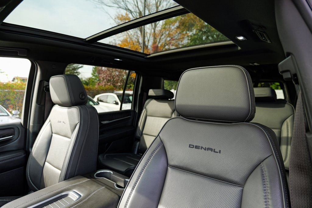 Used 2022 GMC Yukon XL Denali image 22