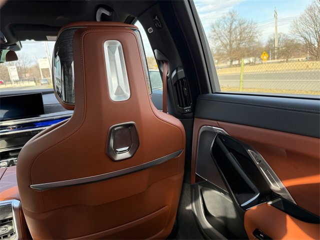 Certified 2026 BMW 750e xDrive 750e xDrive w/ Executive Package image 32