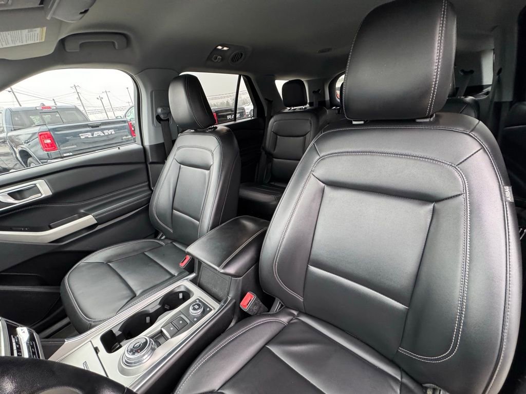 Used 2022 Ford Explorer XLT w/ Equipment Group 202A image 19
