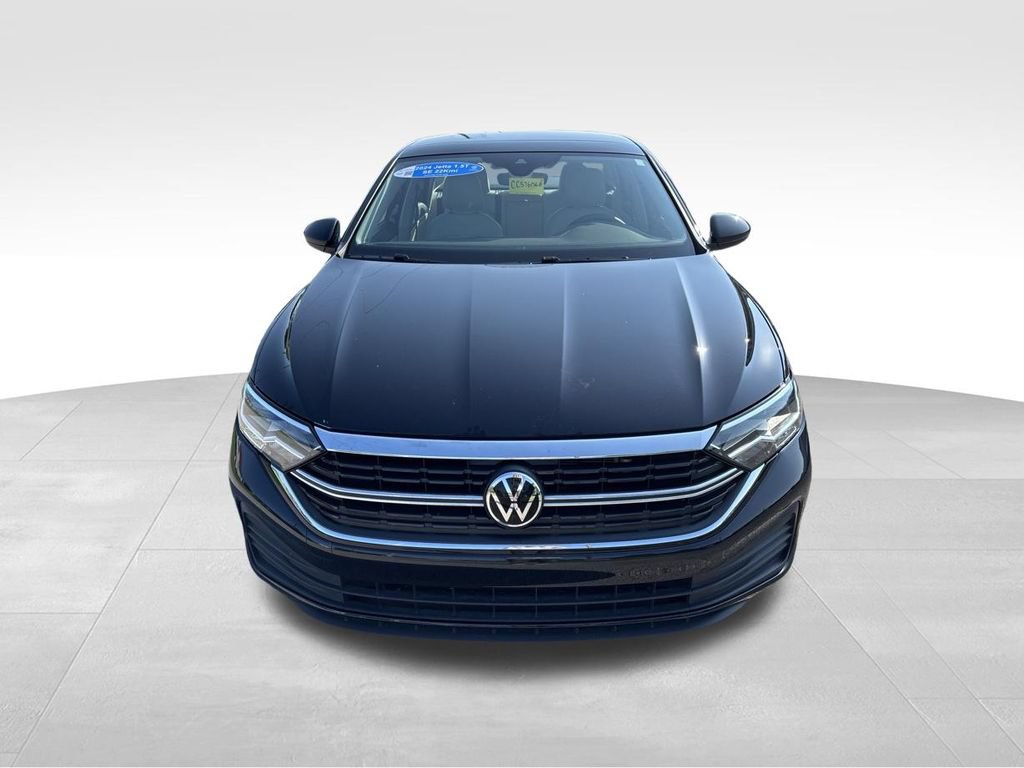 Used 2024 Volkswagen Jetta SE w/ Panoramic Sunroof Package FWD image 3