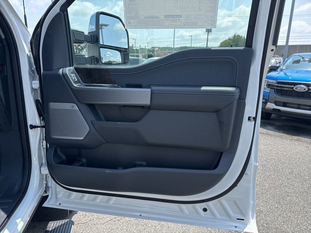 New 2025 Ford F350 Lariat w/ Lariat Ultimate Package image 22
