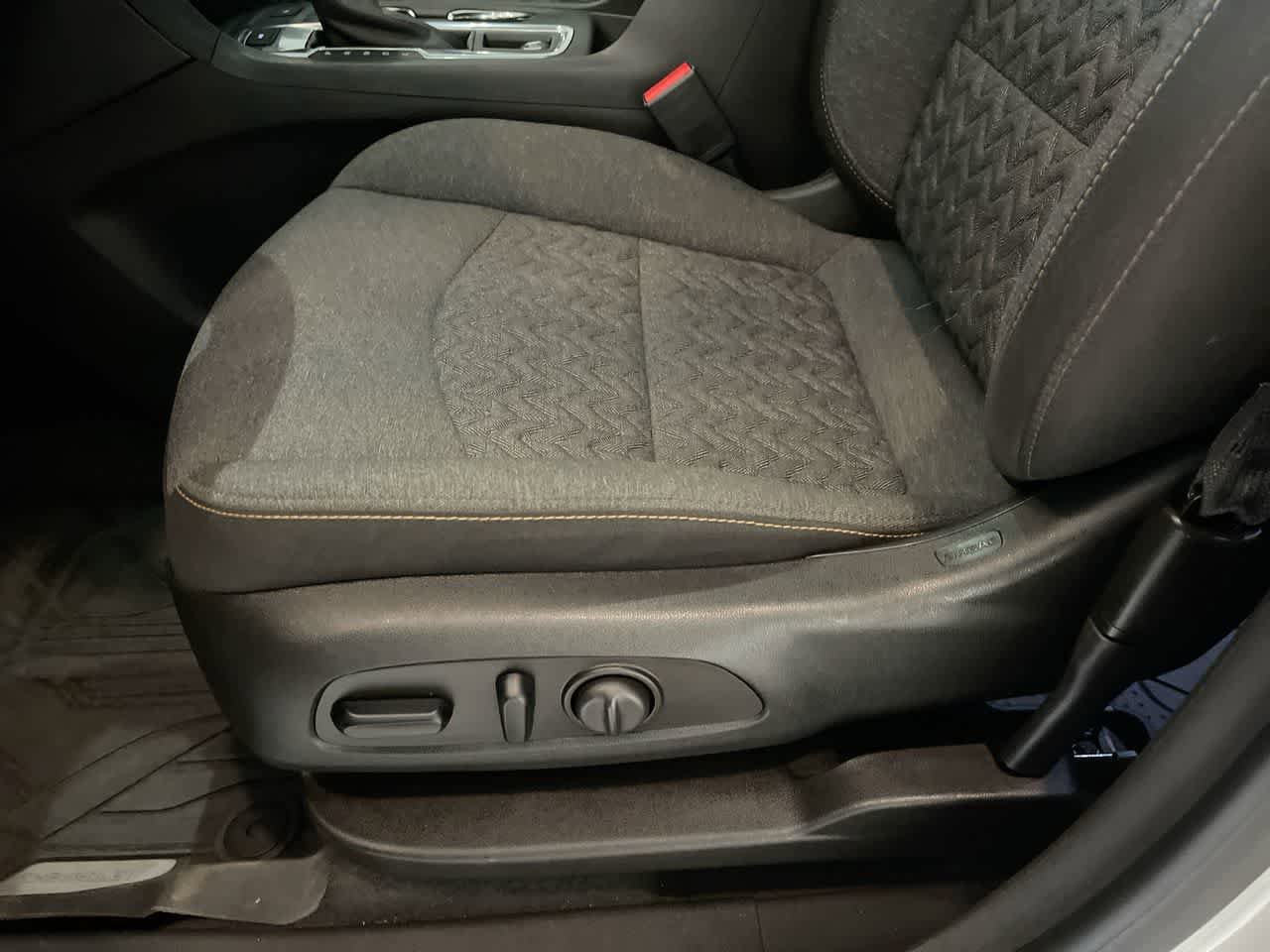 Used 2023 Chevrolet Equinox LT w/ LPO, Floor Liner Package AWD/4WD image 12