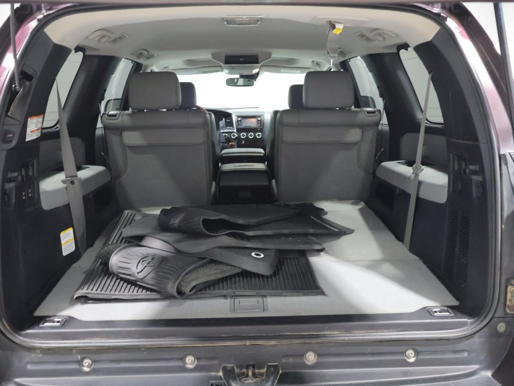 Used 2019 Toyota Sequoia Platinum AWD/4WD image 4