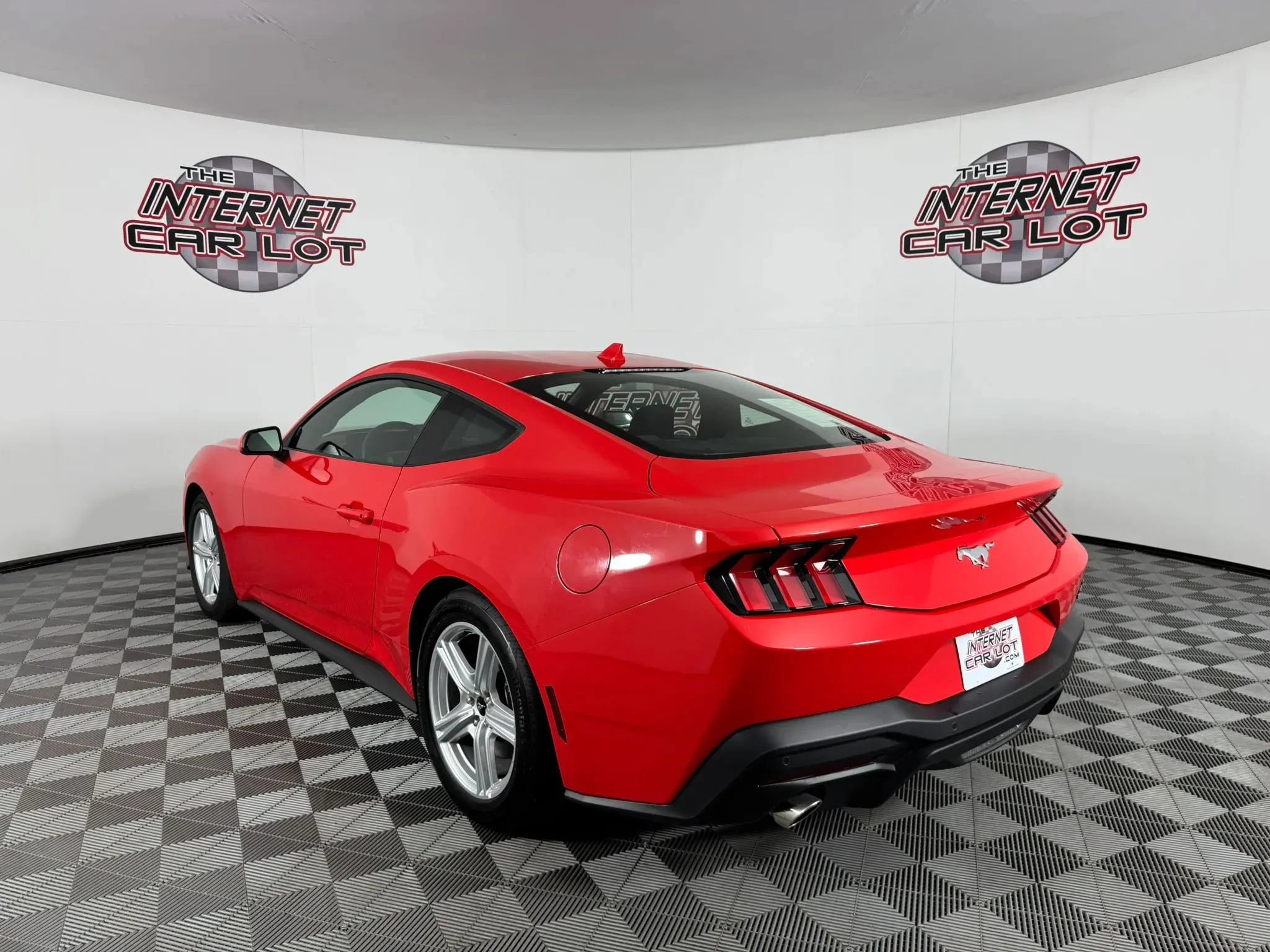 Used 2026 Ford Mustang Coupe RWD image 5
