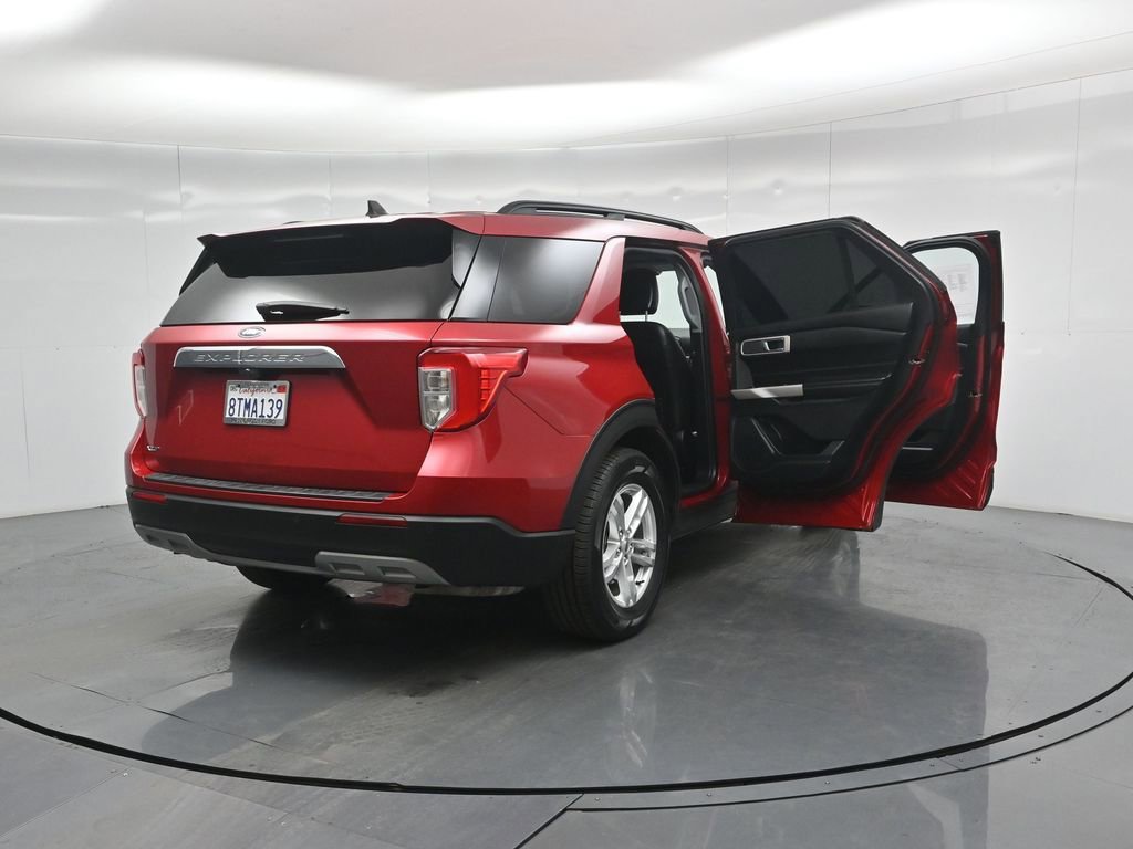 Certified 2021 Ford Explorer XLT image 5