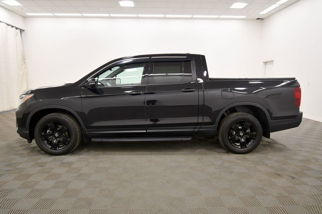 Certified 2025 Honda Ridgeline Black Edition image 4