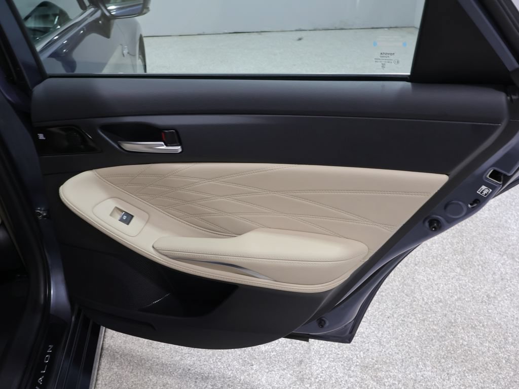 Used 2020 Toyota Avalon Limited w/ All Weather Liner Package FWD image 21