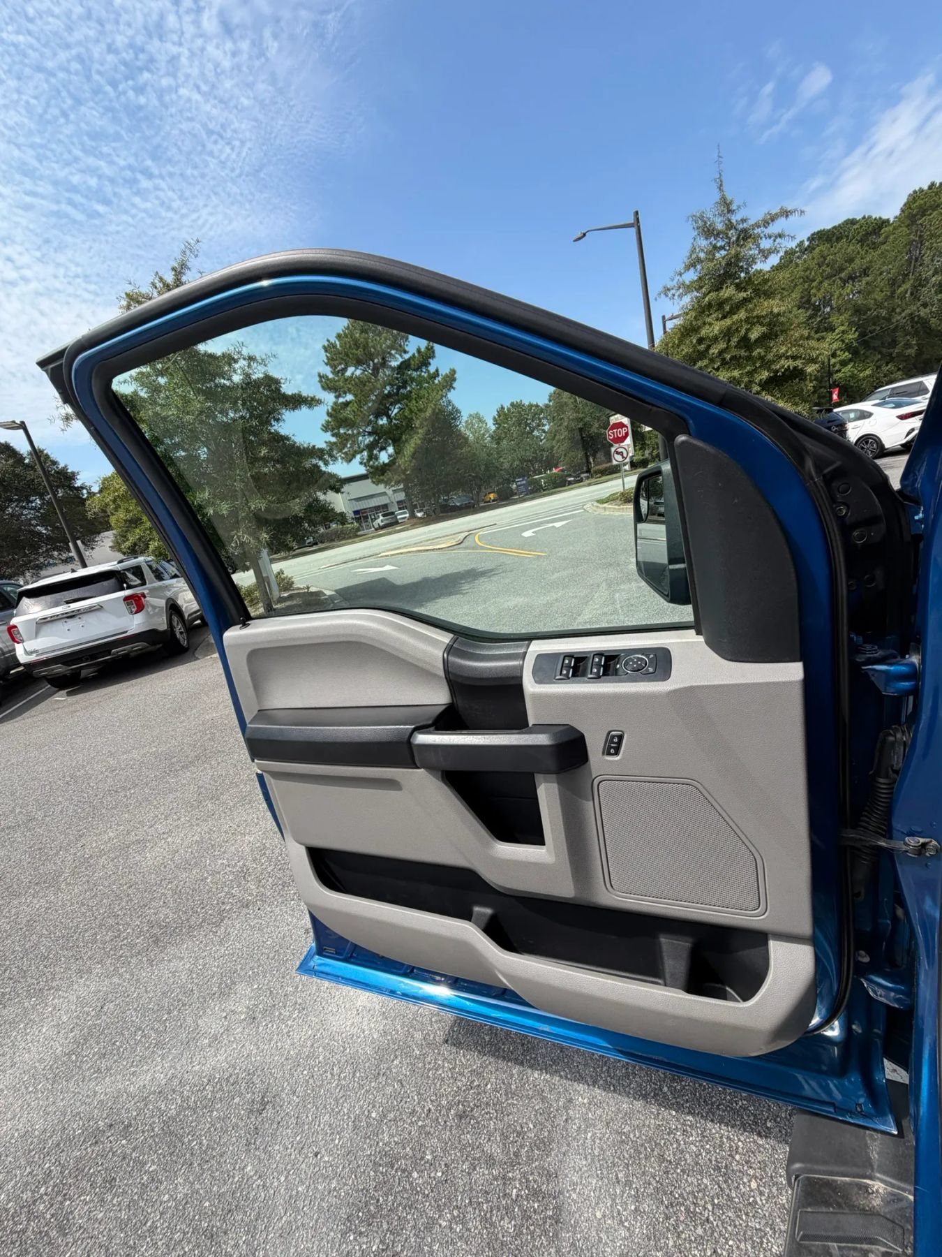 Used 2018 Ford F150 XL w/ Equipment Group 101A Mid AWD/4WD image 17
