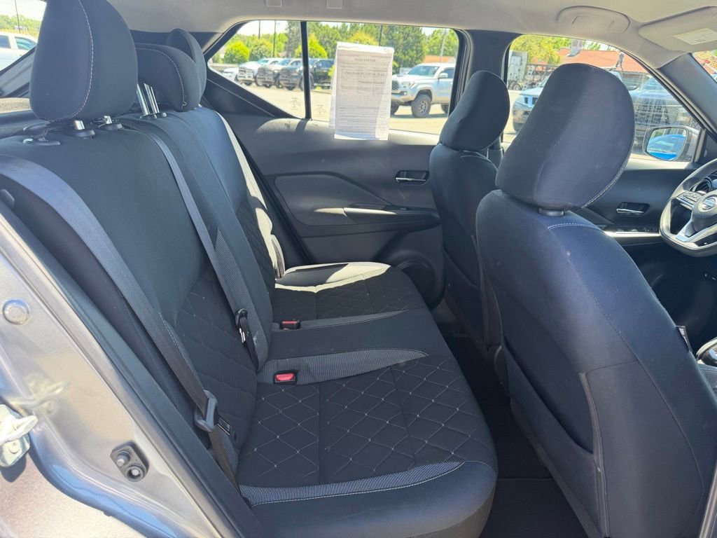 Used 2018 Nissan Kicks SV FWD image 32