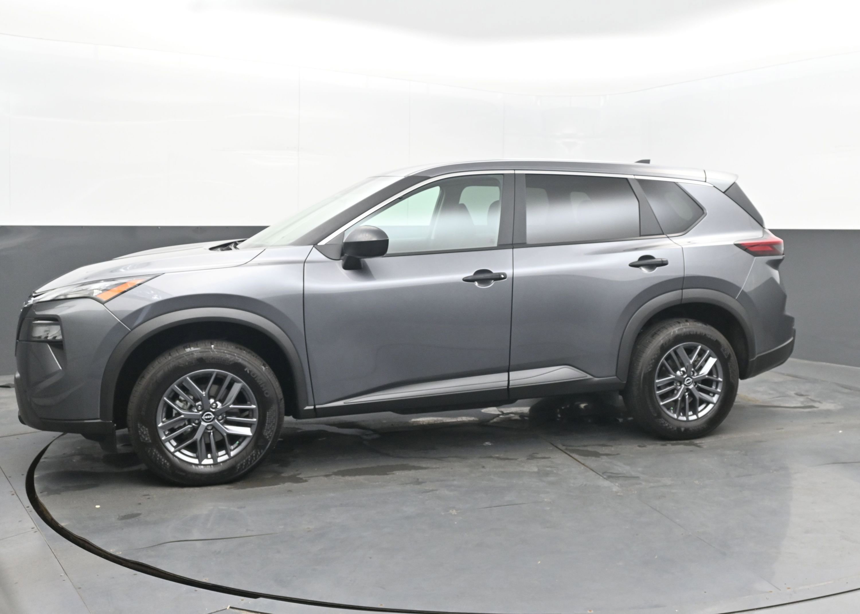 Certified 2025 Nissan Rogue S image 4