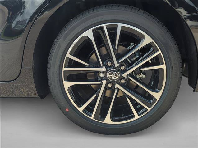 Used 2026 Toyota Camry XLE FWD image 9