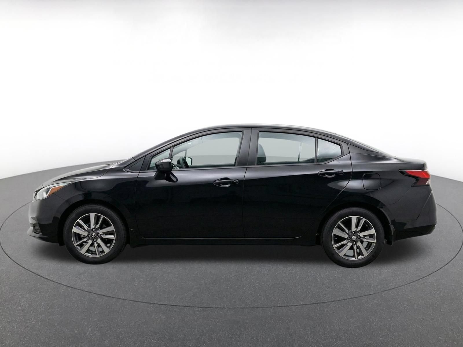 Used 2025 Nissan Versa SV FWD image 4