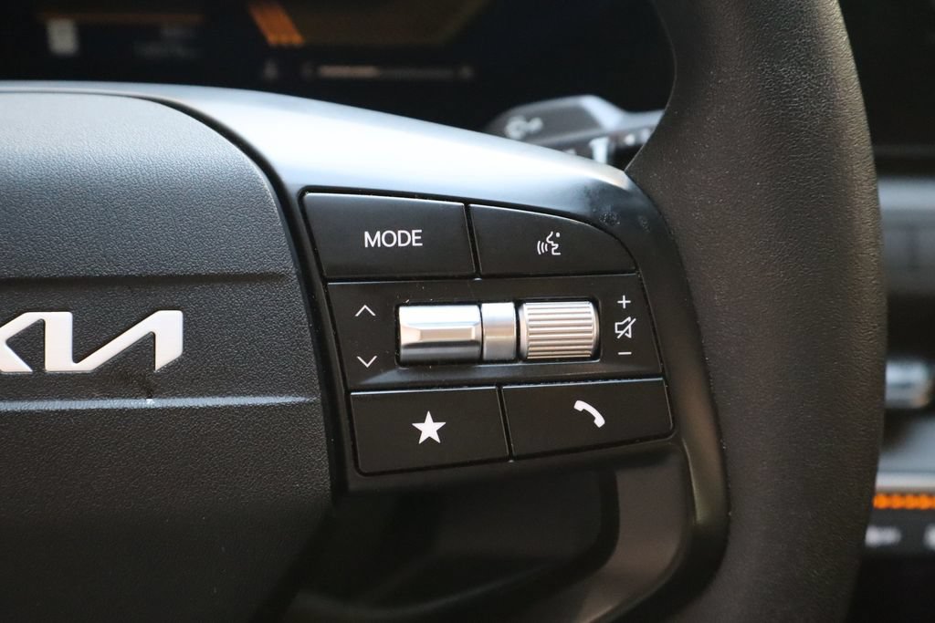 Used 2025 Kia K4 FWD image 21