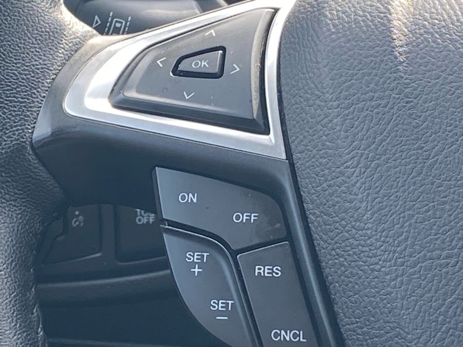 Certified 2023 Ford Edge SEL AWD/4WD image 7