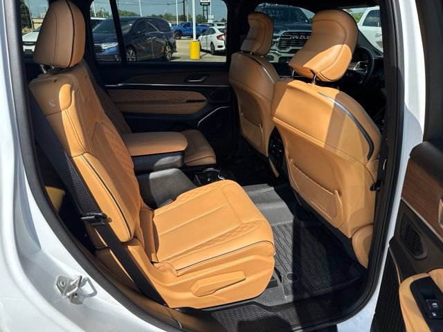 Used 2025 Jeep Grand Cherokee L Summit AWD/4WD image 29