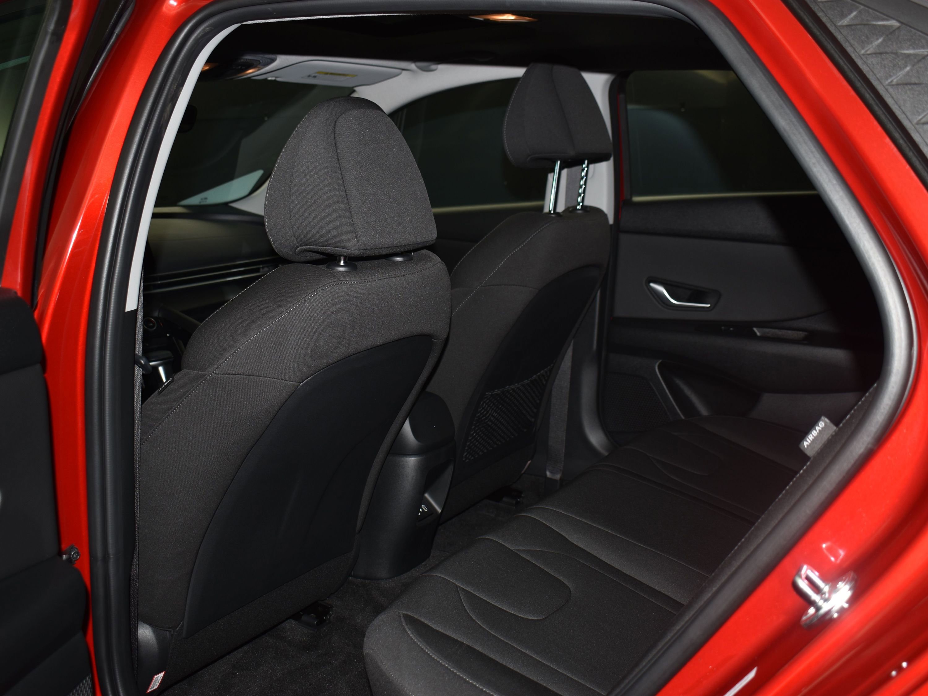 Used 2025 Hyundai Elantra SEL image 16