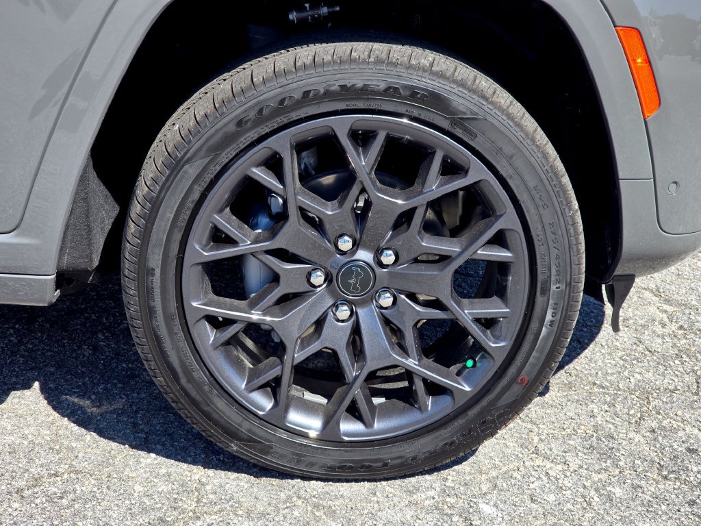 New 2027 Jeep Grand Cherokee Summit AWD/4WD image 14