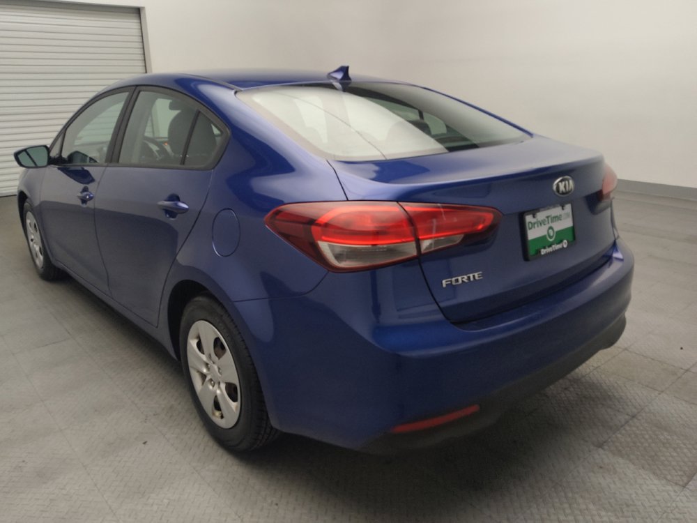 Used 2017 Kia Forte LX FWD image 5
