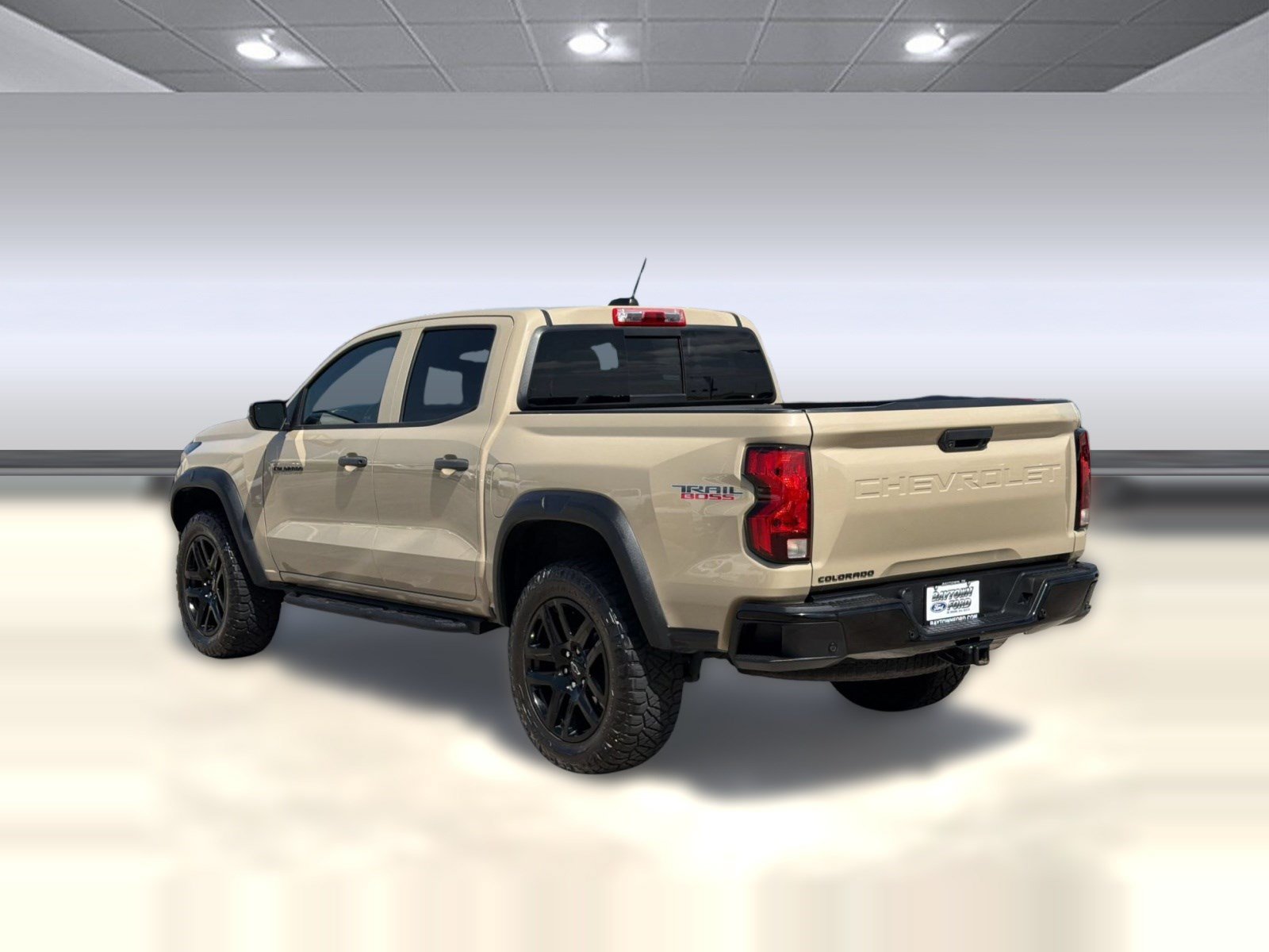 Used 2023 Chevrolet Colorado Trail Boss w/ Advanced Trailering Package AWD/4WD image 3